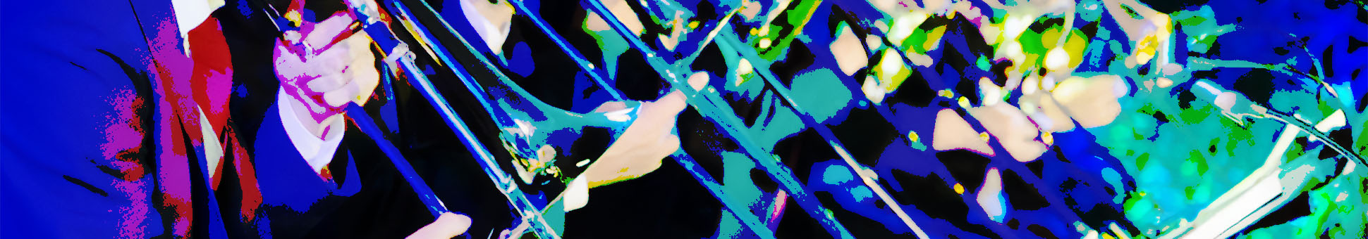 Farblich stark verfremdetes Bild einer Bläser-Sektion im Orchester